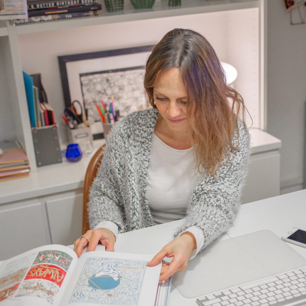 Valeria Servello, communication designer e brand strategist, accoglie richieste di contatto per progetti di branding e comunicazione.