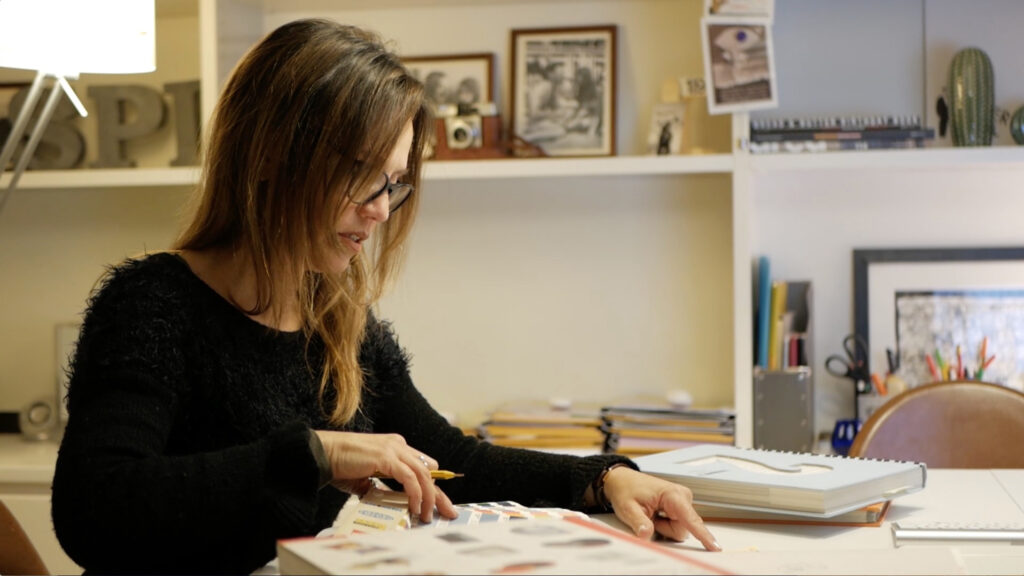 Al lavoro nello studio grafico di Firenze per core target in una strategia di brand identity